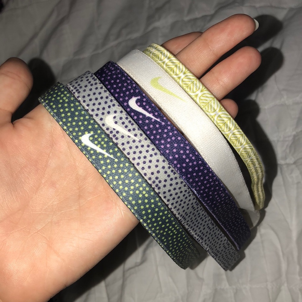 barely worn nike headbands!!